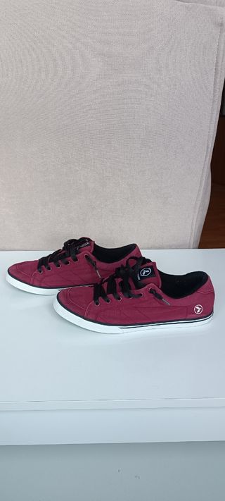 Zapatillas Kustom rojas