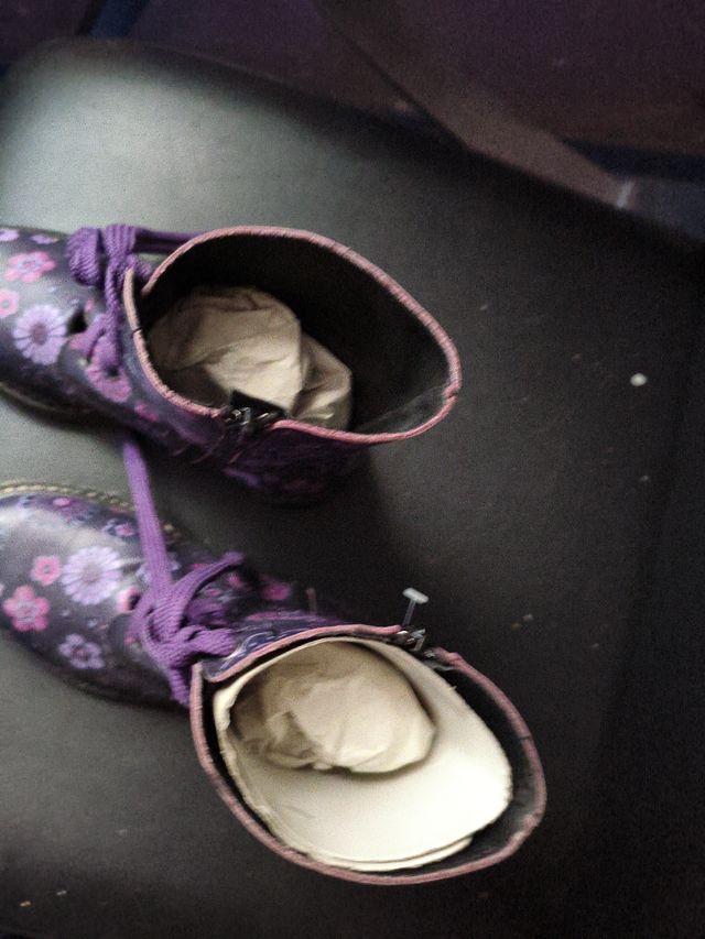 Botas chica moradas con flores