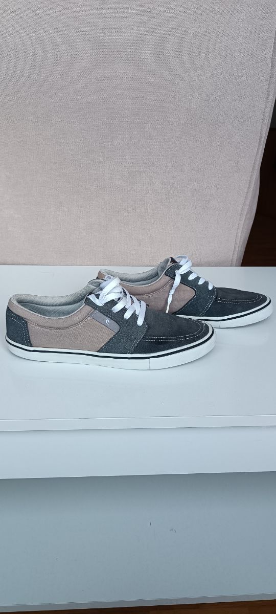 Zapatillas Rip Curl grises y beige