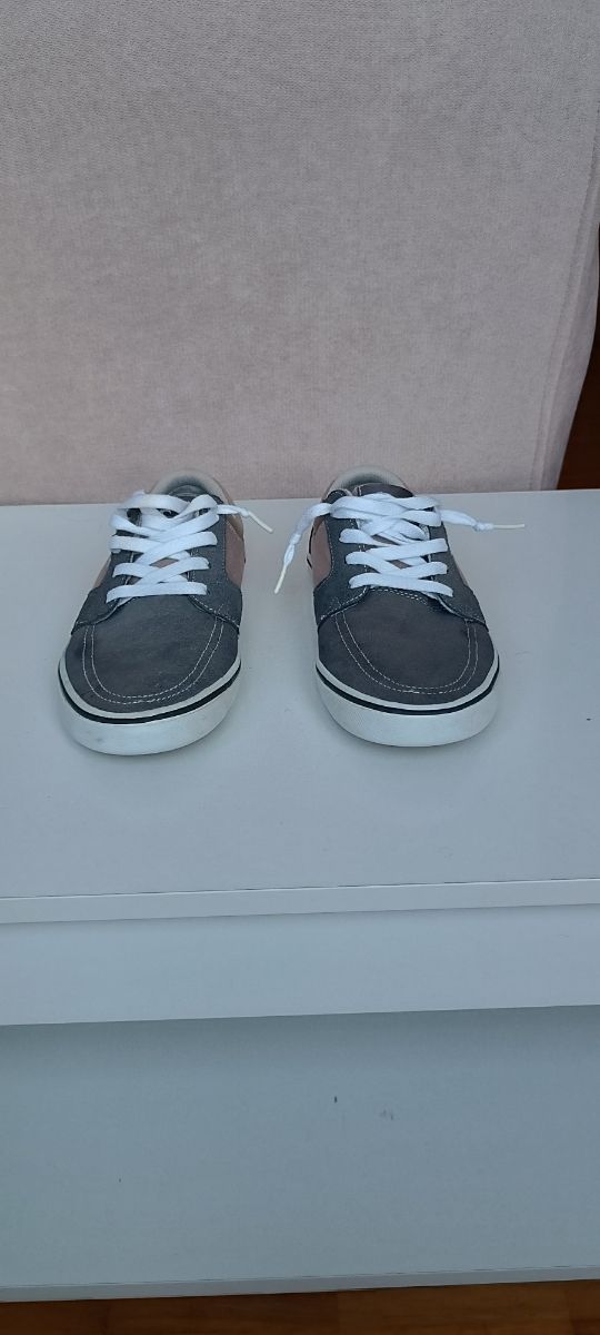 Zapatillas Rip Curl grises y beige