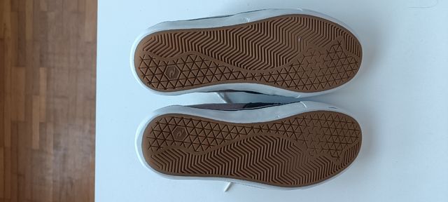 Zapatillas Rip Curl grises y beige