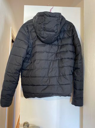 Anorak negro con capucha