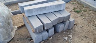 Bordillos de hormigón barbacana.