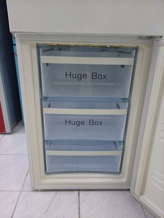 NEVERA MARCA HAIER altura 1.77 cm