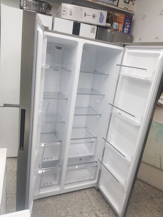 Nevera 1,78m americana neofrost marca beko