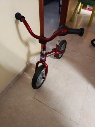 Bicicleta de equilibrio Chicco Roja