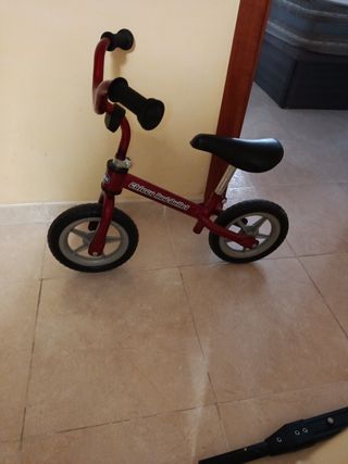 Bicicleta de equilibrio Chicco Roja