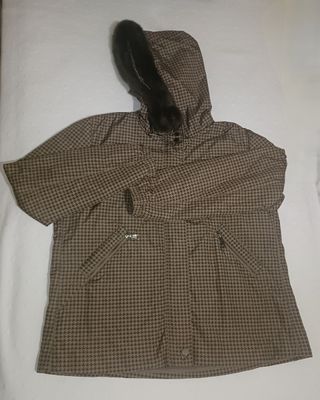 Chaqueta gabardina Adolfo Domínguez, como nueva.