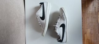 Zapatillas Nike Court Royale Blancas y Negras