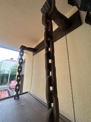 Estantería colgante hecha artesanalmente 