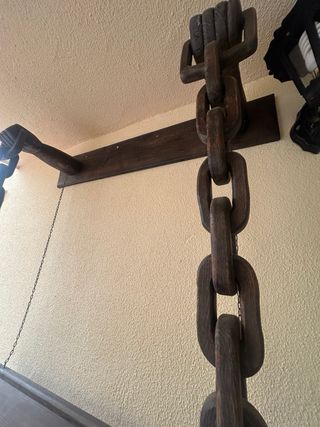 Estantería colgante hecha artesanalmente 