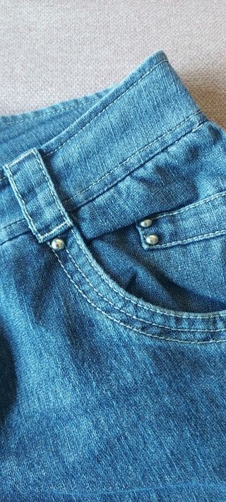 Pantalón vaquero Alba Conde Talla 40