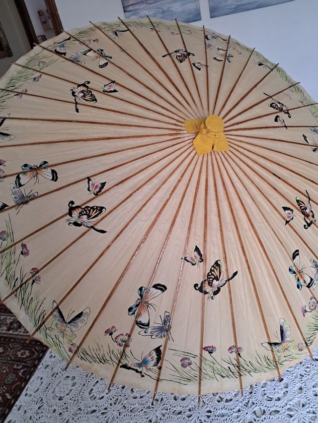 Sombrilla japonesa de papel pintado