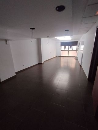 Local comercial en alquiler en Centro en Elche