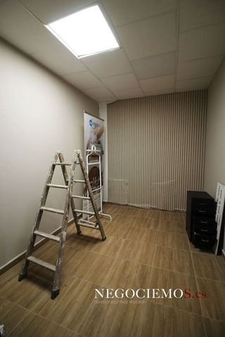 Local comercial en alquiler en El Paraiso-Los Almendros en Eliana (l´)