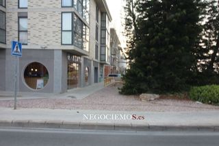 Local comercial en alquiler en El Paraiso-Los Almendros en Eliana (l´)