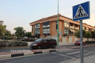 Local comercial en alquiler en El Paraiso-Los Almendros en Eliana (l´)