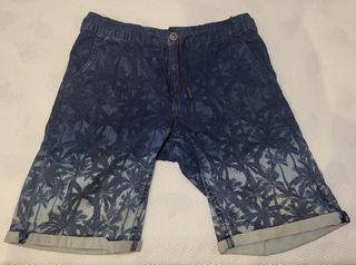 Bermuda niño palmeras azul