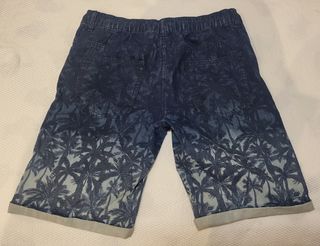 Bermuda niño palmeras azul