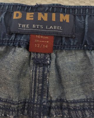 Bermuda niño palmeras azul