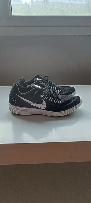 Zapatillas Nike Lunar Tempo Negras Blancas