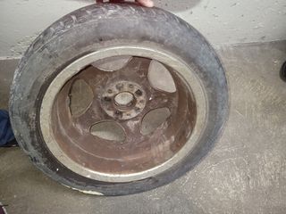 Llanta de aleación Mercedes-Benz