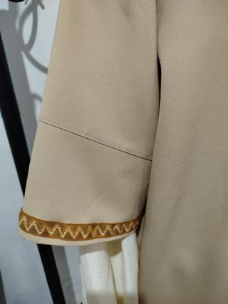 Camisa beige medieval