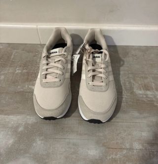 Zapatillas Adidas Beige y Gris