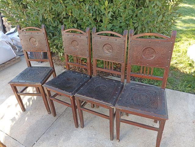 Sillas de madera y piel tallada (4)