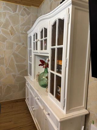 Mueble blanco grande