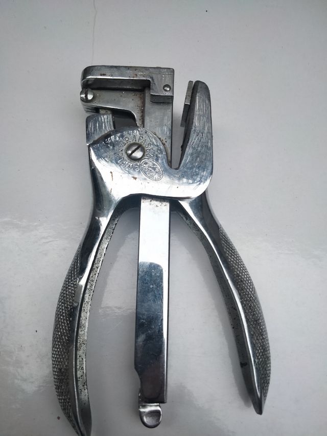 Figura de colección grapadora Eibar 23 El Casco