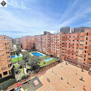 Piso en alquiler en Teatinos en Málaga