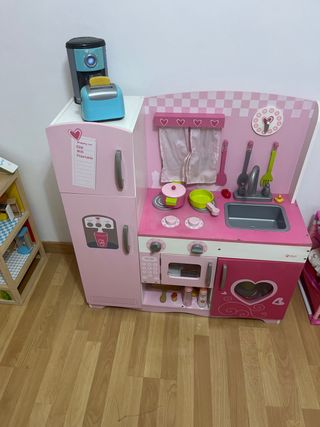 Cocina de madera infantil rosa