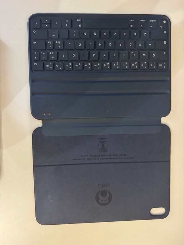 Custodia HOU per iPad 10 e 11 con tastiera blu