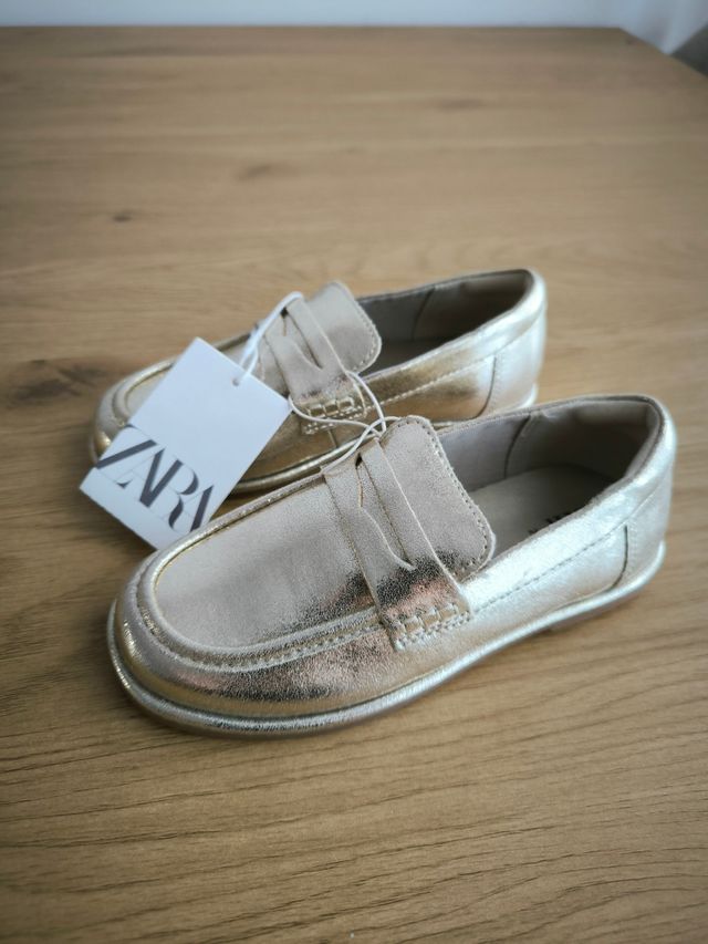 Mocasines dorados Zara Talla 28