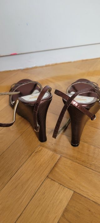 Sandalias Fornarina Marrón y Dorado Mujer