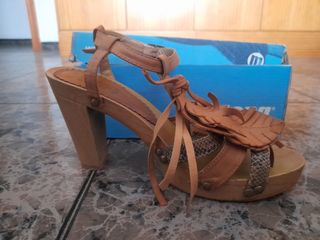 Sandalias Mustang Tacón Beige