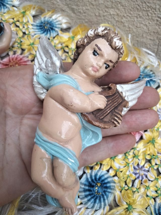 Figuras de 2: ángeles de escayola pintados a mano