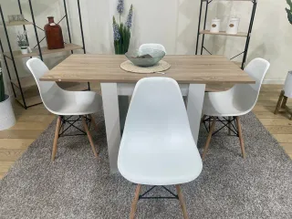 Mesa Auxiliar Extensible Feroe 134cm con 4 sillas