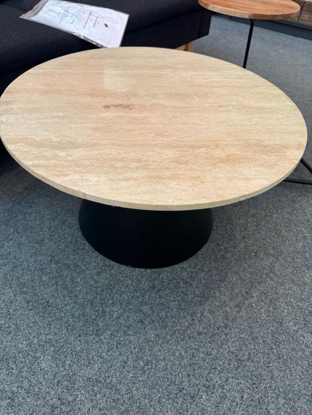 Tavolo basso in travertino e metallo