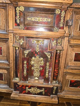 Bargueño español con mesa S. XVII-XVIII. 