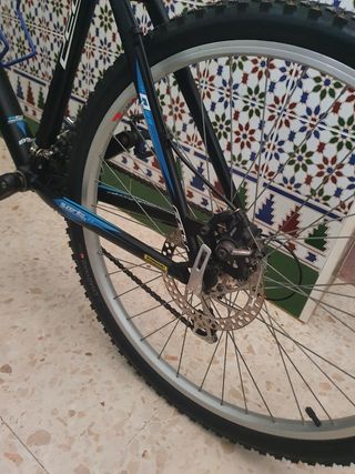 Vendo Bicicleta Ruedas 26.