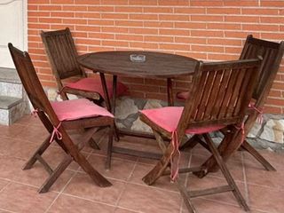 Tavolo da giardino in legno con 4 sedie