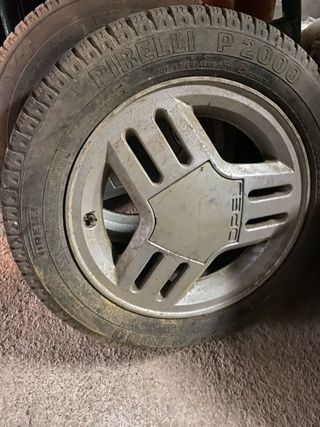 Llantas Opel Corda GT Pirelli P2000