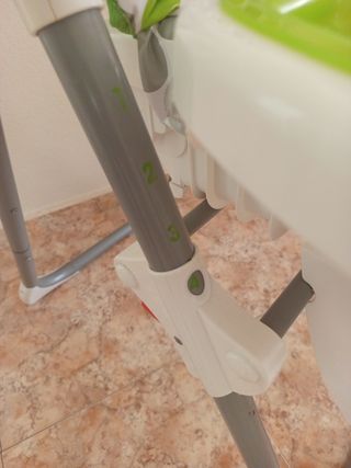 Trona infantil con funda estampada