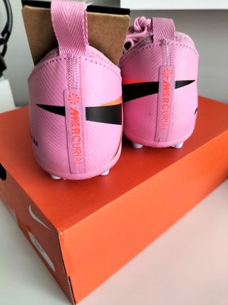 Botas Futbol Nike Mercurial AG Talla 36 Rosa