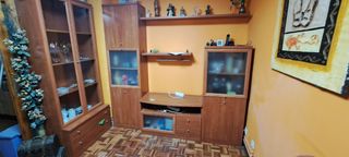 Precio negociable  
Mueble de salón madera y crist