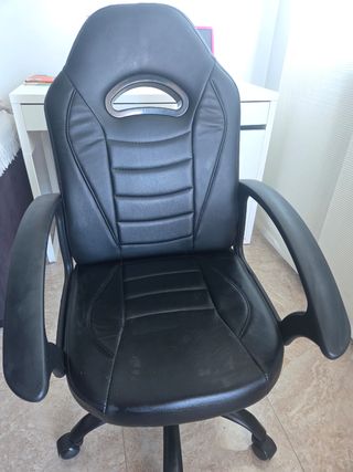 Silla de escritorio de piel negra
