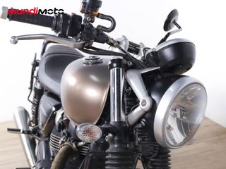 TRIUMPH STREET TWIN 