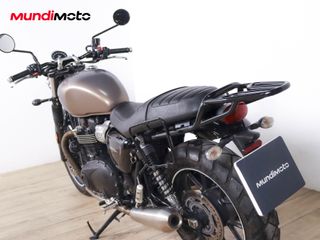 TRIUMPH STREET TWIN 